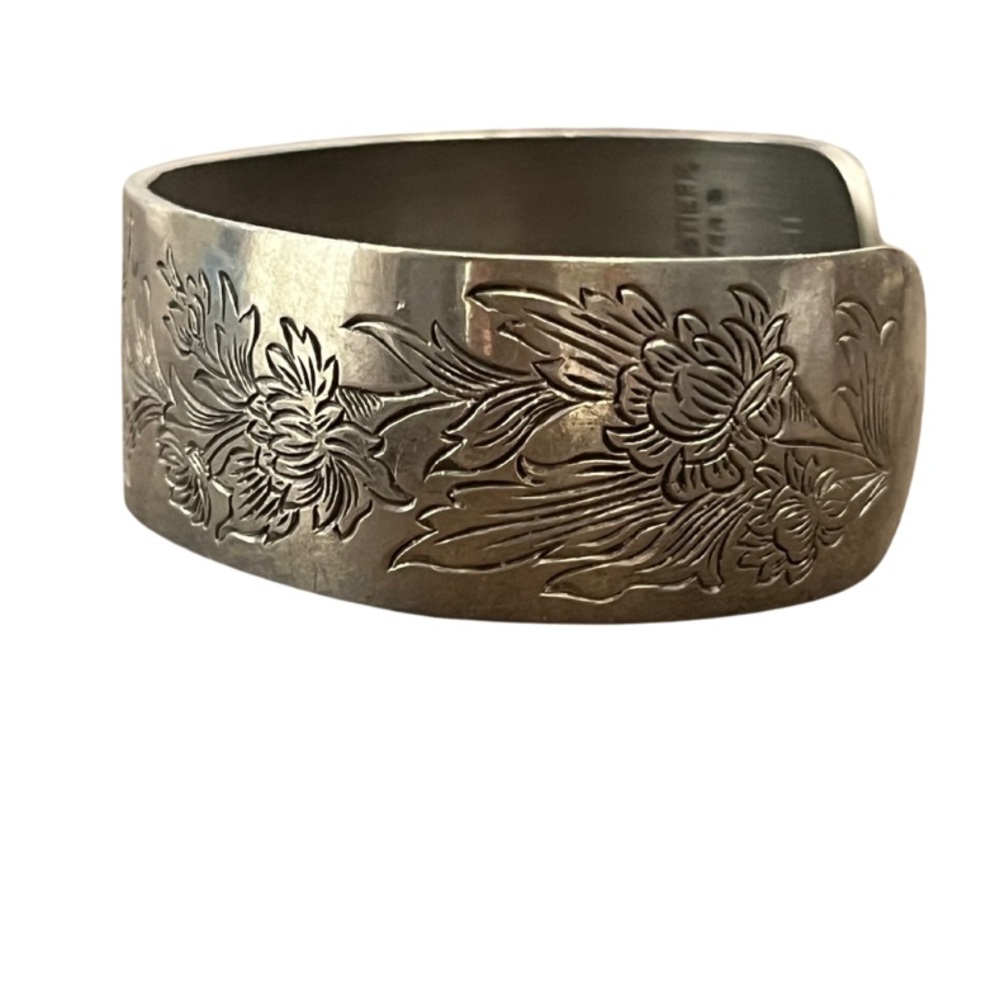 1206 Kirk Stieff Chrysanthemum Pewter Cuff Bracelet - Picture 2 of 6